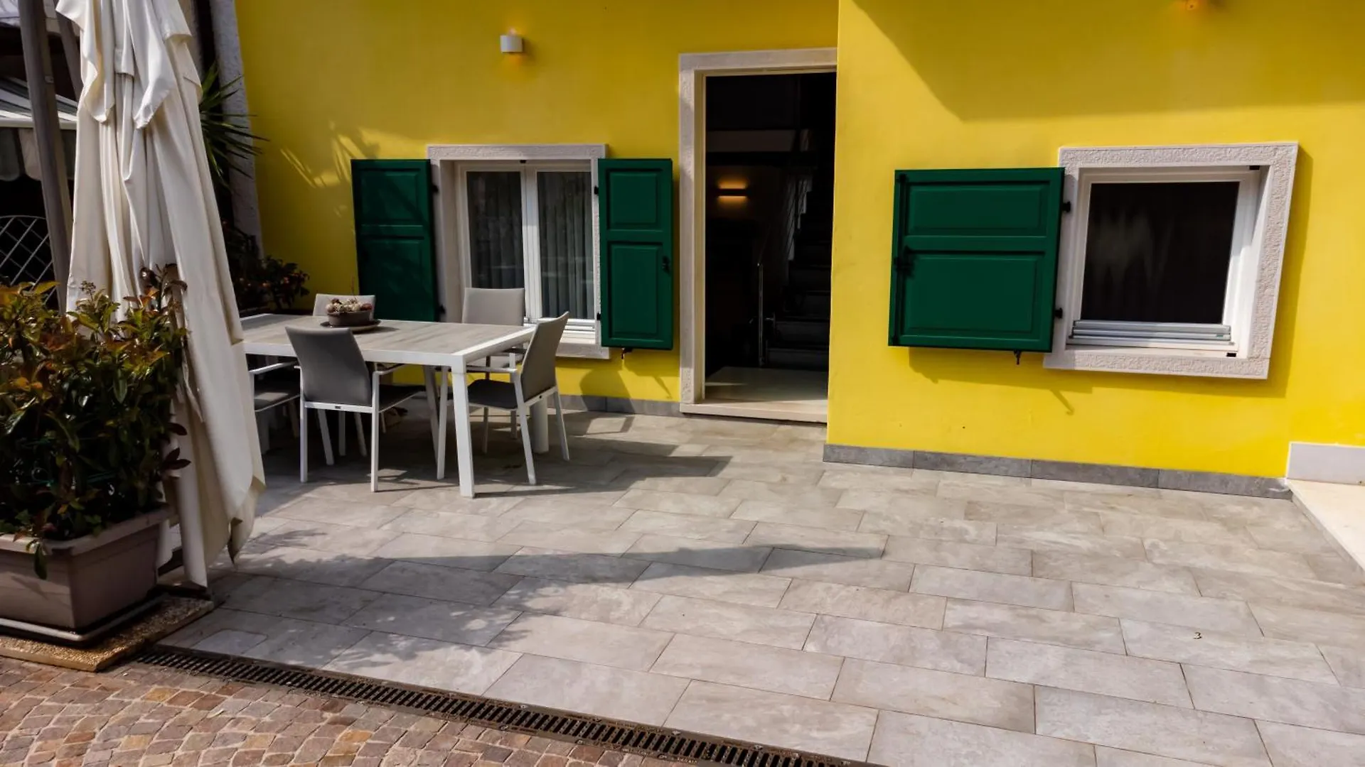 Ferienwohnung Sunrise Beth'S House Brenzone sul Garda Italien